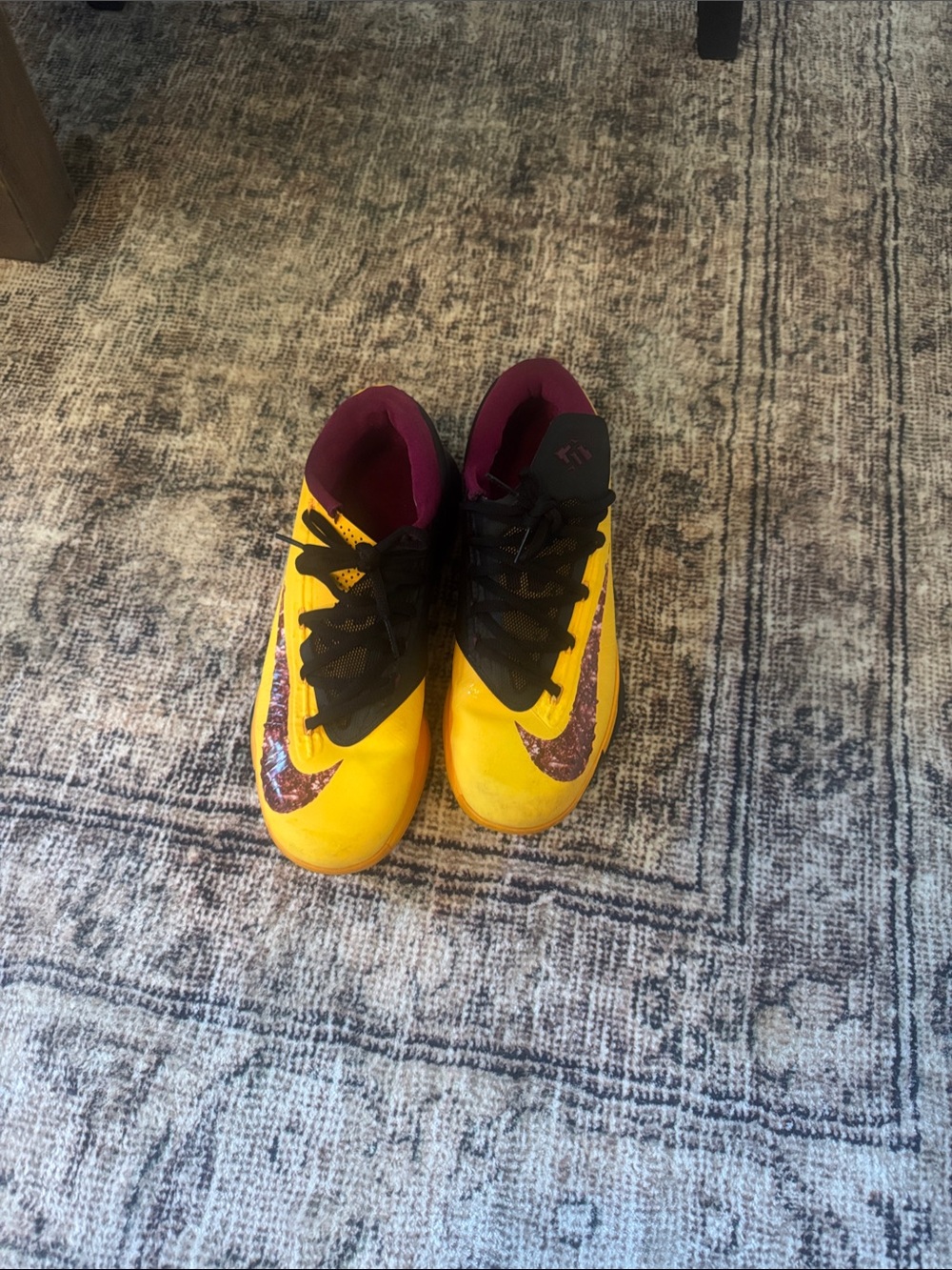 Nike Kevin Durant Mens Yellow & Black Sneakers with Maroon Accents